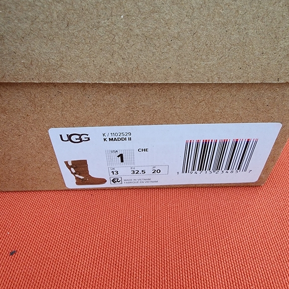 Ugg toddler Size  13 - Picture 3 of 5